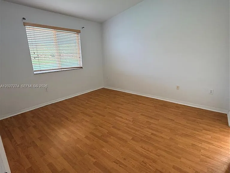 995 NE 34th Ave #201 — Photo 24
