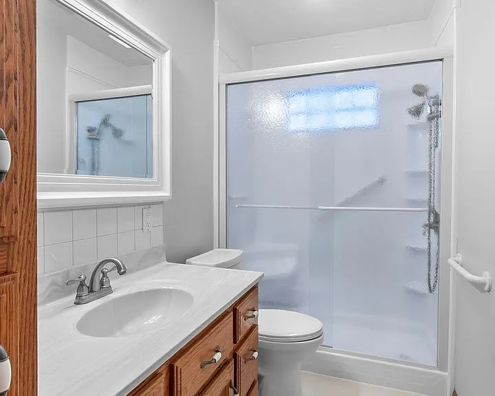 223 Daisy Ave — Photo 16