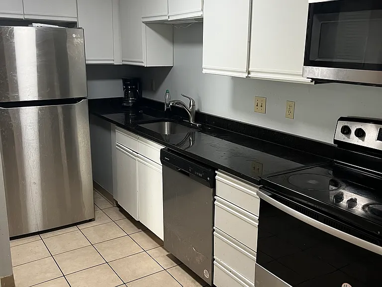 11 Gibbs St #H125 — Photo 1