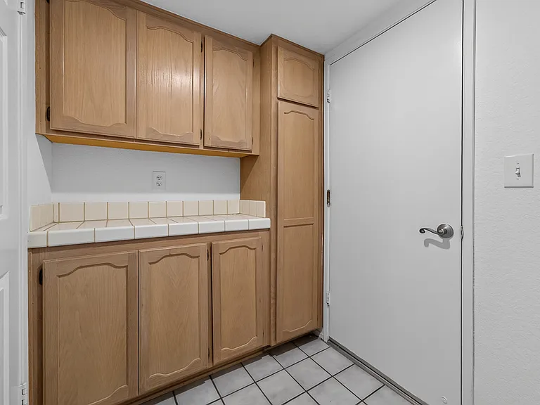 13887 Carriage Rd — Photo 28