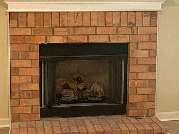 5th image of 1752 Sarah Ann Dr W