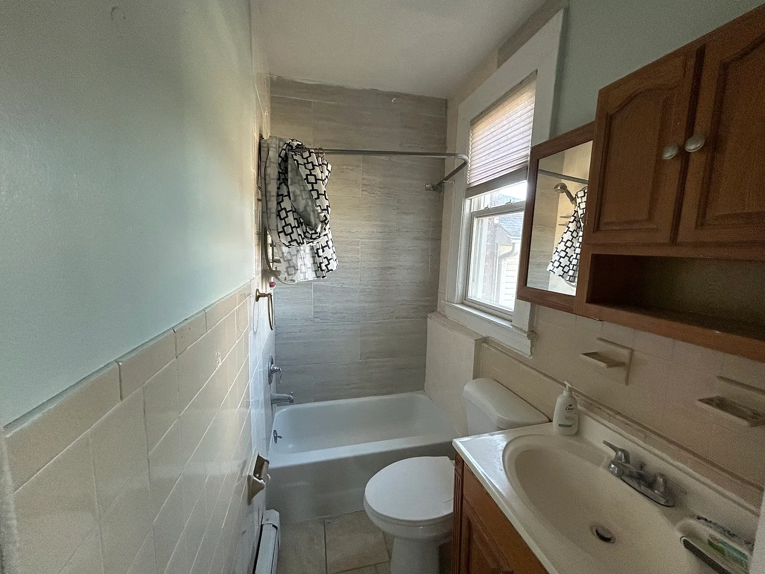 2 bed, 900 sqft, $2,100 — Photo 4