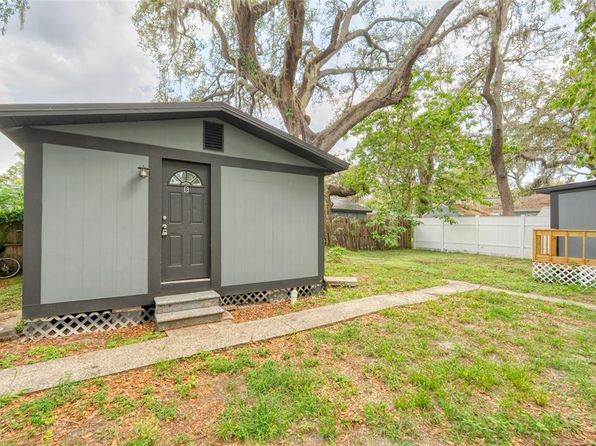 tampa-florida-453318982 picture