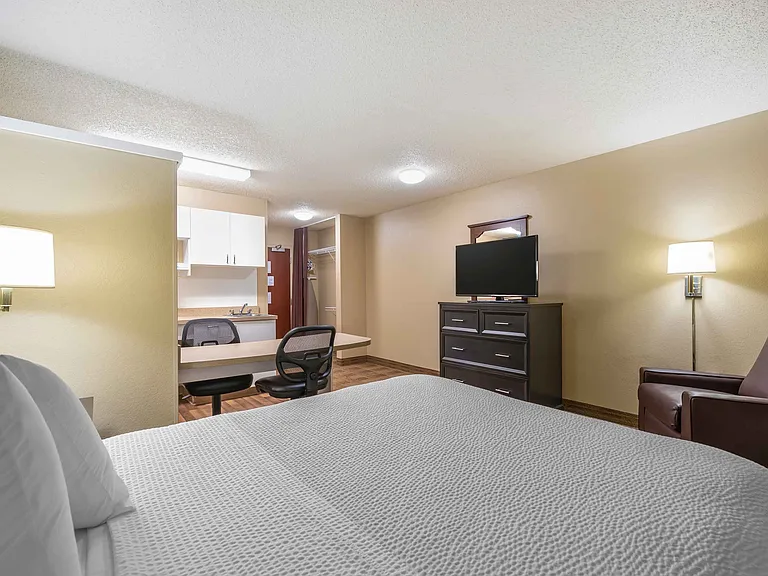 Studio Suite - 1 Queen Bed