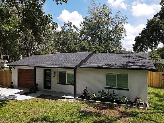 5th image of 8810 Doris Ln
