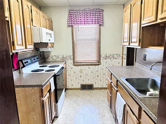 4th image of 341 Peach St