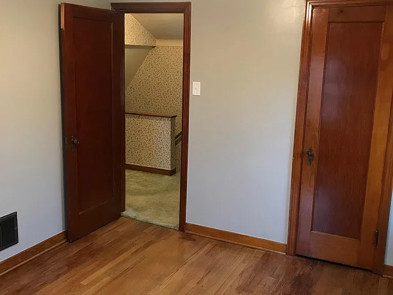 1016 Lindberg Ave — Photo 6