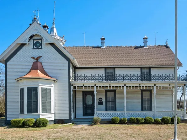 222 S Hall St, Fairfield, TX 75840