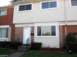 8122 Farnum Ct, Warren, MI