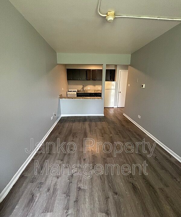 2nd image of 3331 Commercial Ave Unit 10
