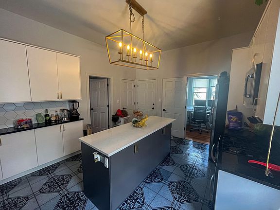 2nd image of 3117 N Sacramento Ave #2