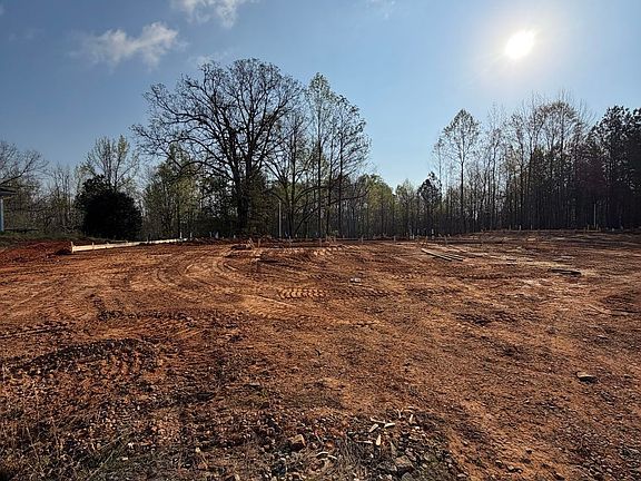 2nd image of 663 Clyde Cole Rd