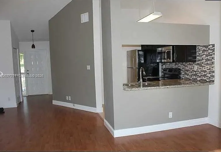 13907 SW 91st Ter #13907 — Photo 1