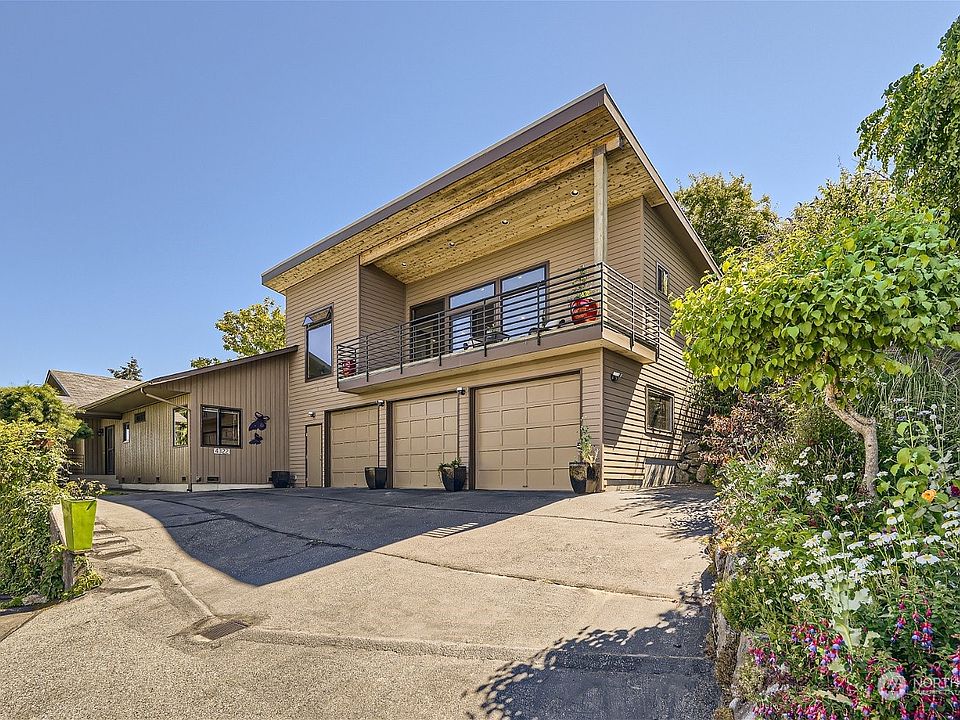 NE facing front of house>
