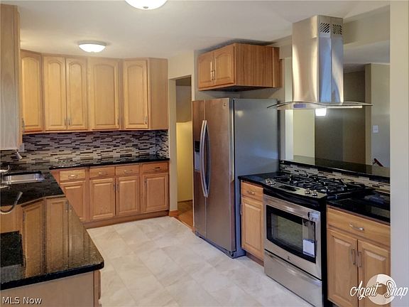 4th image of 18093 Strongsville Blvd