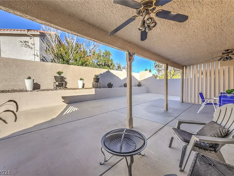 271 Sunshine Springs Ct — Photo 40