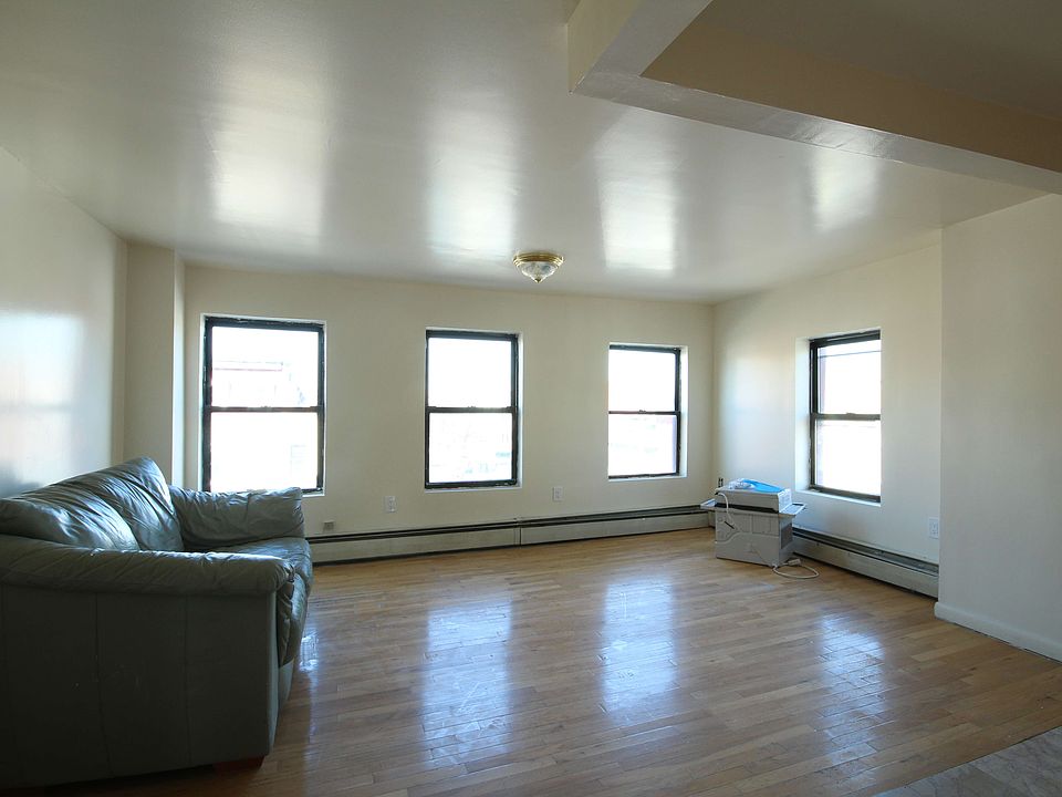 1st image of 294 Nostrand Ave APT 3