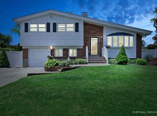 324 W 22nd St, Deer Park, NY 11729