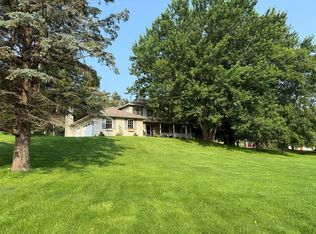 5121 Cameron Dr NW, Rochester, MN 55901