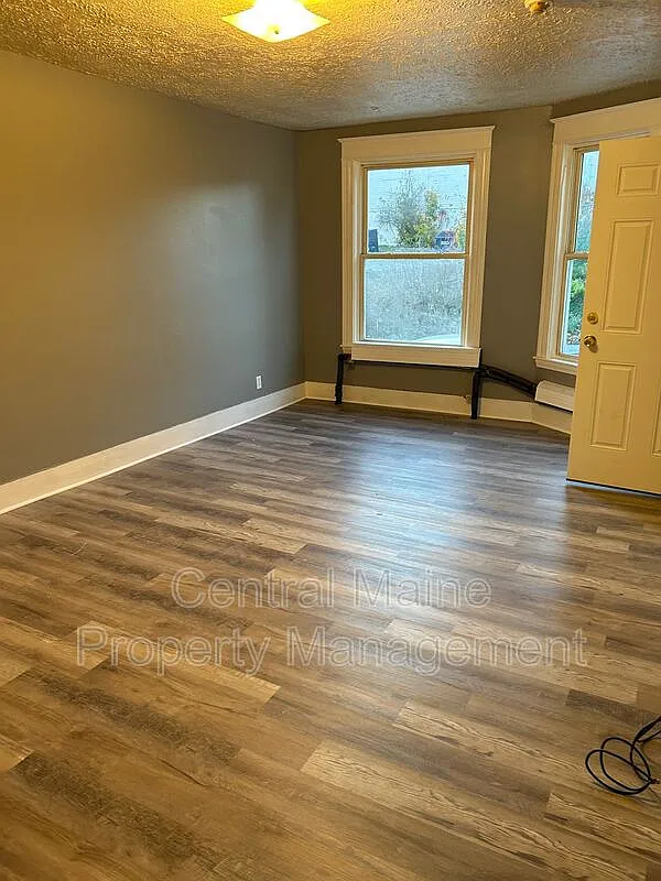1 bed, 1.0 bath, 400 sqft, $850 — Photo 1