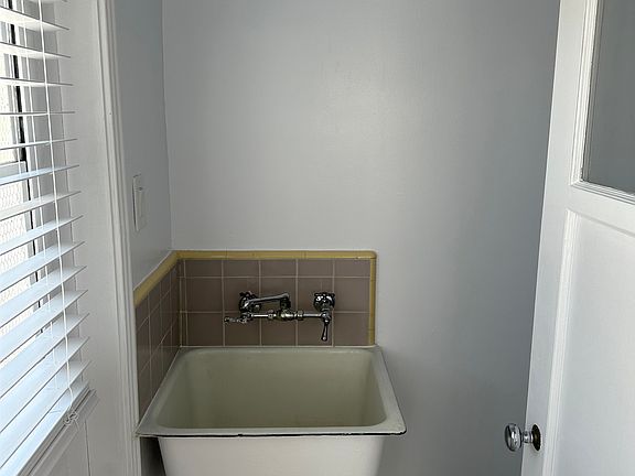 3rd image of 3407-3415 Stocker St #1d0e4f7b6