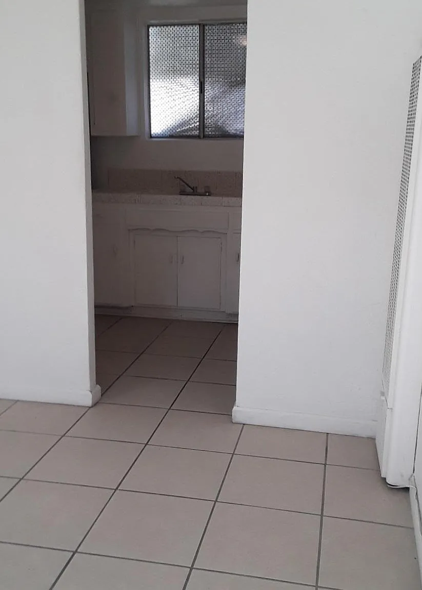 1 bed, $1,000 — Photo 3