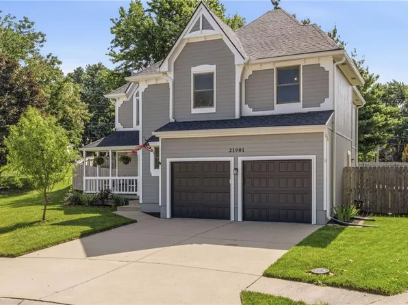 21901 W 47th Ter, Shawnee, KS 66226