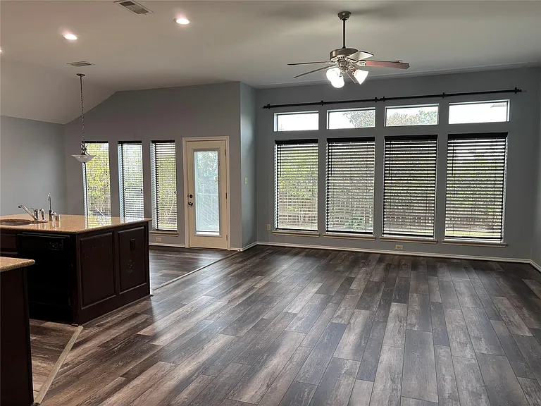 10902 Brighton Gardens Dr — Photo 9