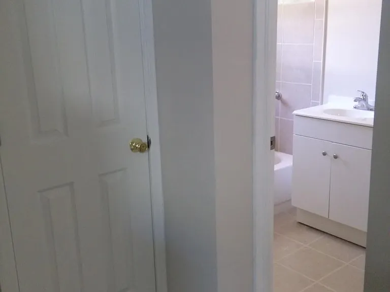 432 Ashley St — Photo 16