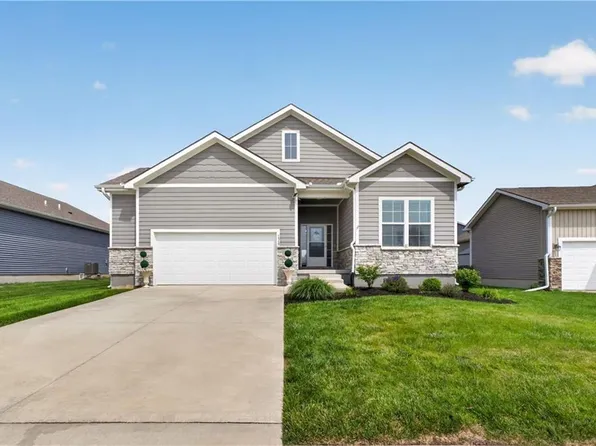 1540 SW Cornwall Rd, Lees Summit, MO 64083