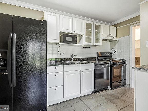 5th image of 8002 Le Havre Pl #6-1