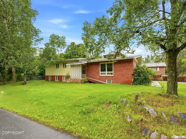 2732 Jefford Pl, Anchorage, AK 99517
