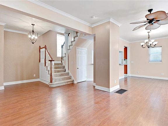 3rd image of 2739 Garfield Ave