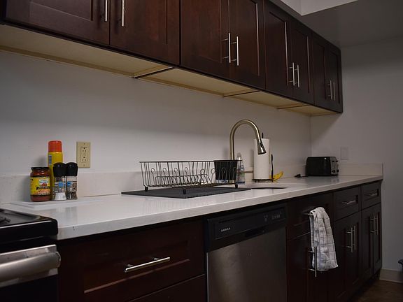 4th image of 122 Rivermont Ct