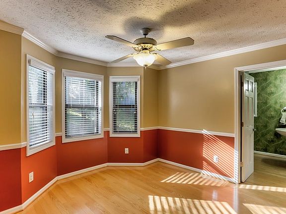5th image of 51 Geraldine Dr SE