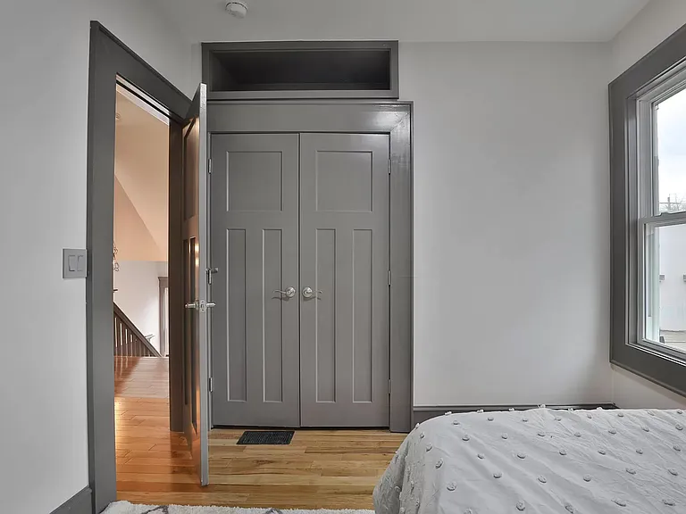 927 E Livingston Ave — Photo 18