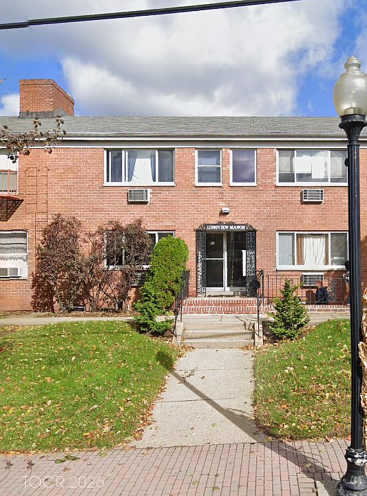 1st image of 61 E Main St #3