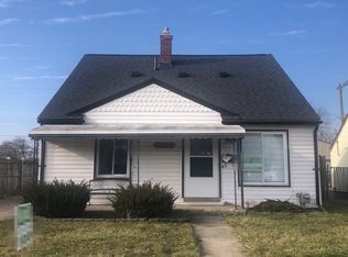 28327 Essex St, Roseville, MI 48066