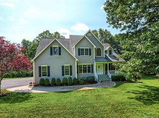 2 Mathews Ln, New Milford, CT 06776