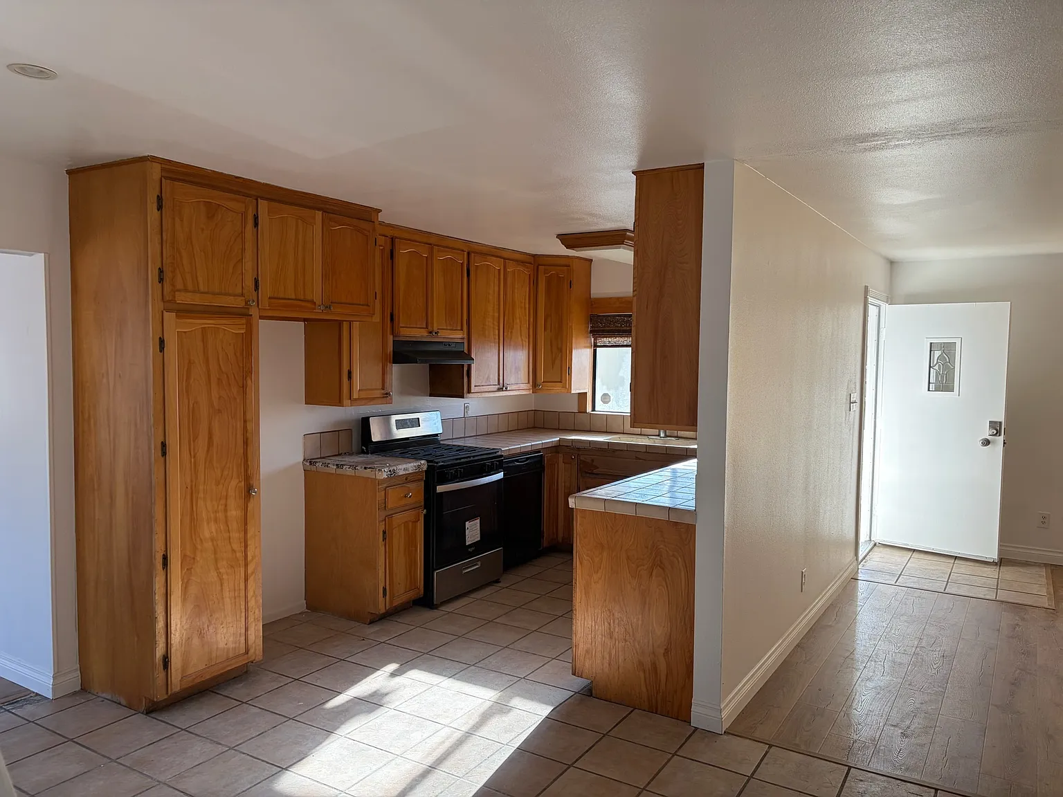 4 bed, 1460 sqft, $3,450 — Photo 2