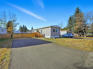 2 Cliff Cres NW, Edmonton, AB T6P 1B6