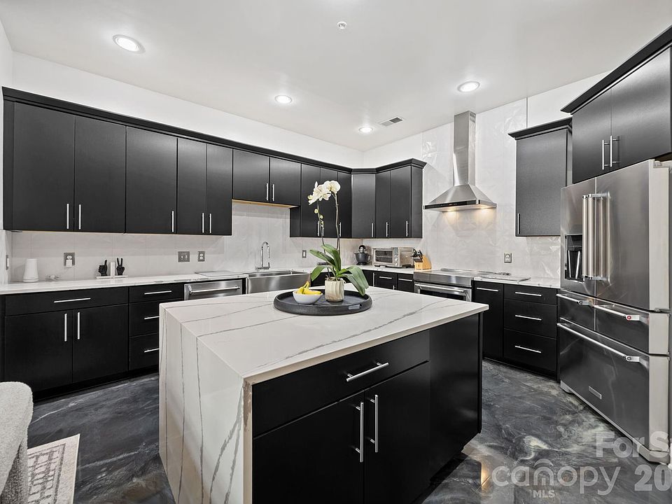 1st image of 921 Westmere Ave