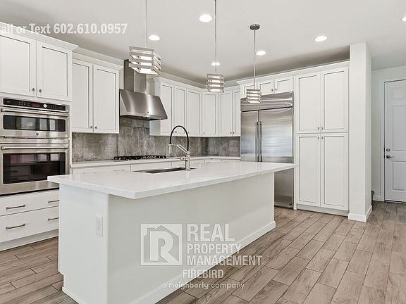 5th image of 2342 W Gloria Ln