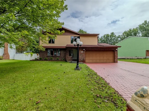 106 Stillwater Dr, East Syracuse, NY 13057