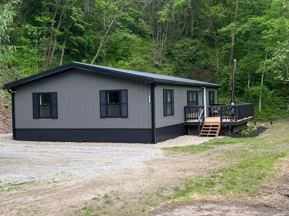 2055 Bennetts Run Rd, Beaver Falls, PA 15010