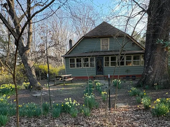 13641 Farmer Dr, Woodford, VA 22580