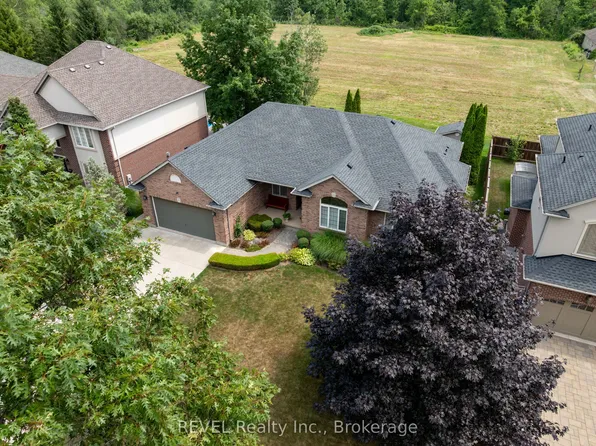 5 Beechwood Cres, Pelham, ON L0S 1E7