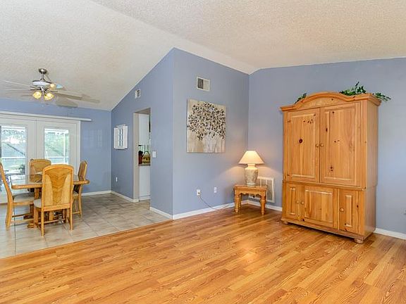4th image of 249 Foxcroft Dr W
