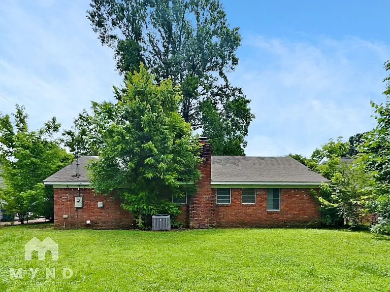 2274 Ashland Dr — Photo 25