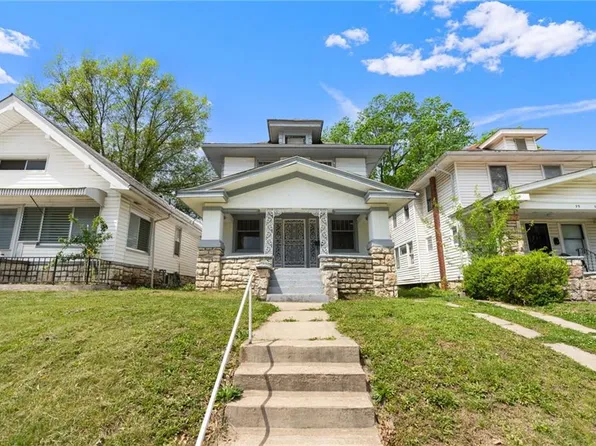 3904 College Ave, Kansas City, MO 64130